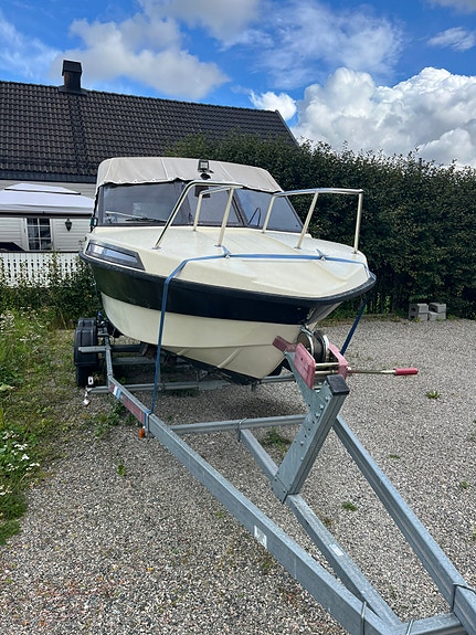 Nidelv 18 m/ Volvo Penta AQ145 og Gaupen B2024 tandemhenger – rep.objekt 3 of 11