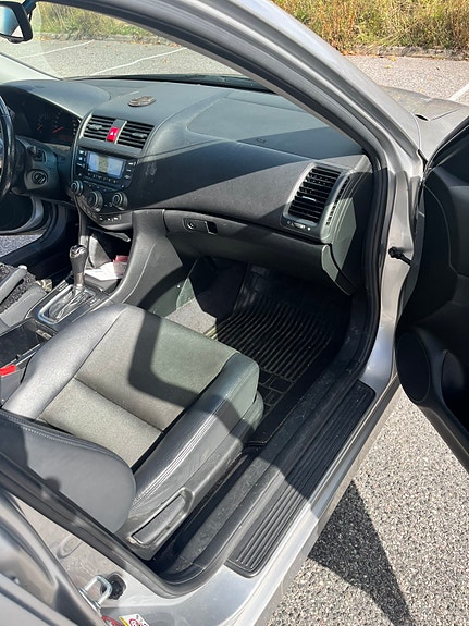 Honda Accord 14 of 16