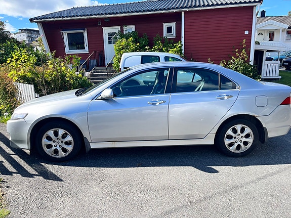 Honda Accord 3 of 16