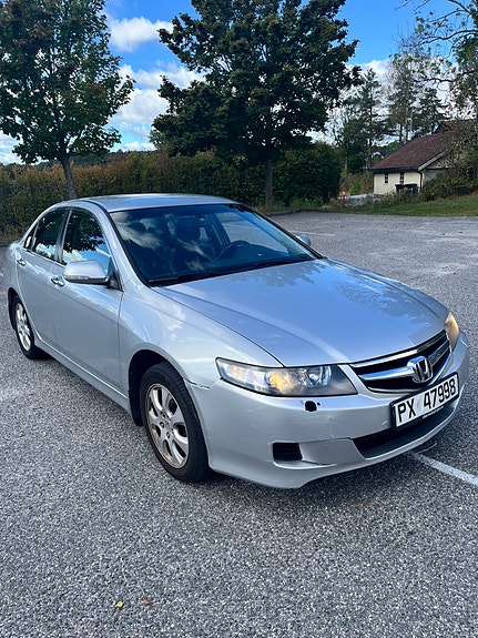 Honda Accord 10 of 16