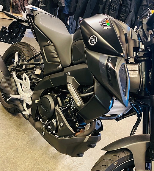 Yamaha MT-125 2 of 5