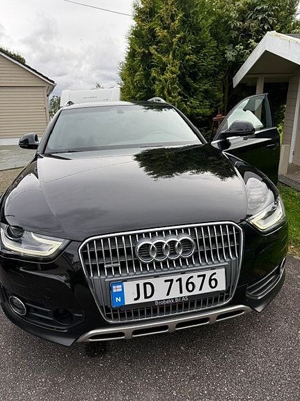 Audi A4 allroad 2 of 12
