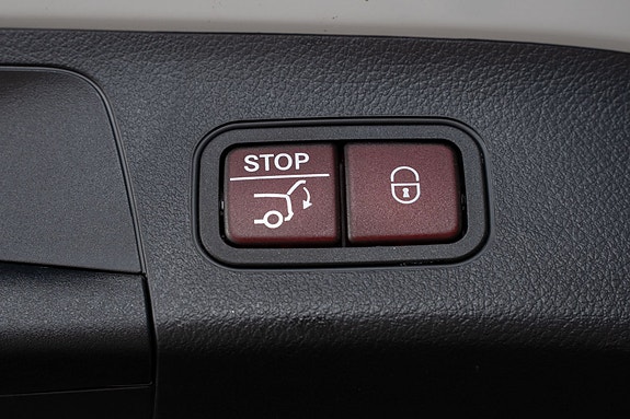 Mercedes-Benz EQA300 12 of 30