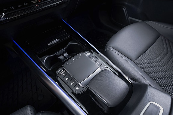 Mercedes-Benz EQA300 22 of 30