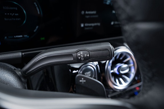 Mercedes-Benz EQA300 17 of 30