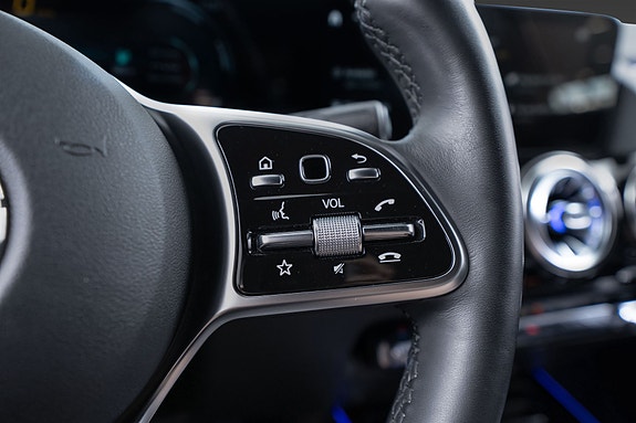 Mercedes-Benz EQA300 16 of 30