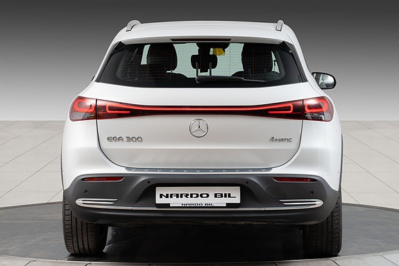 Mercedes-Benz EQA300 9 of 30