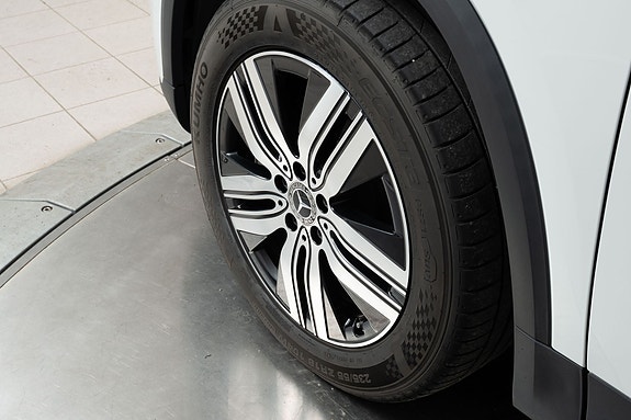 Mercedes-Benz EQA300 6 of 30