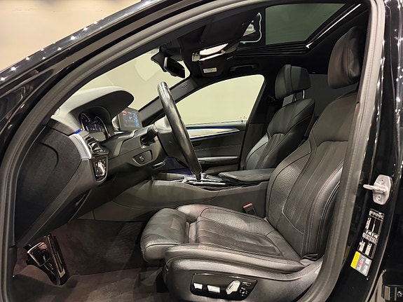 BMW 530e 15 of 30