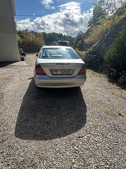 Mercedes-Benz C200 d 4 of 4