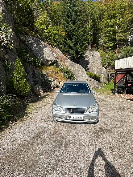 Mercedes-Benz C200 d 3 of 4