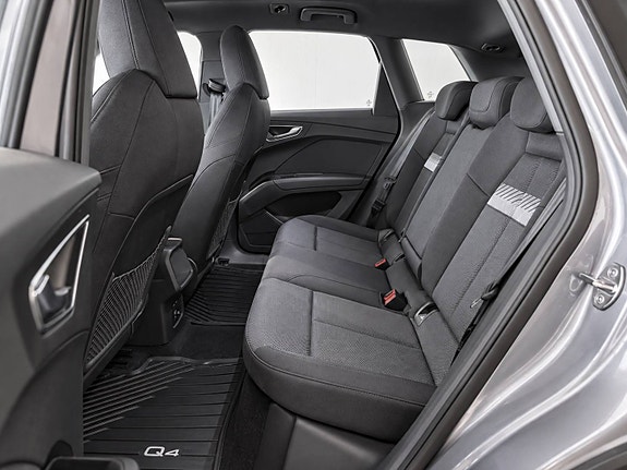 Audi Q4 e-tron 7 of 16