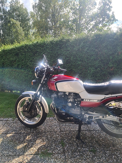 Honda CBX 550F 2 of 17