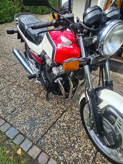 Honda CBX 550F 9 of 17