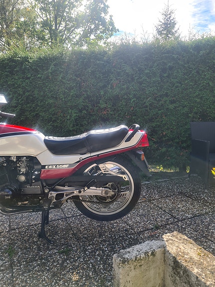 Honda CBX 550F 3 of 17