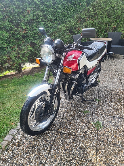 Honda CBX 550F 8 of 17