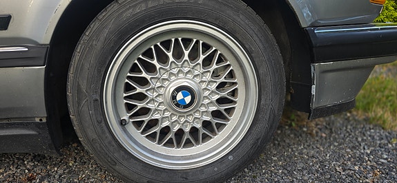 BMW 735i 18 of 21