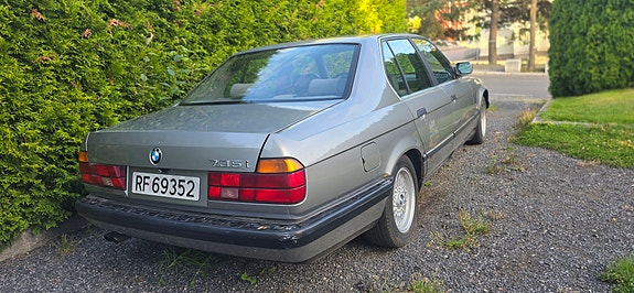BMW 735i 3 of 21