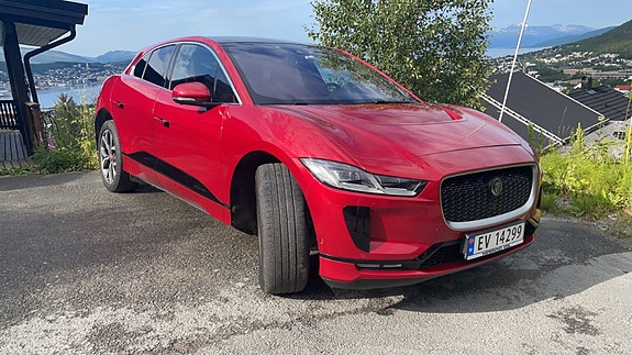 Jaguar I-PACE 2 of 9