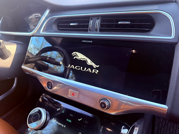 Jaguar I-PACE 8 of 9