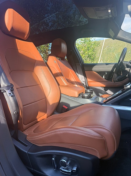 Jaguar I-PACE 5 of 9