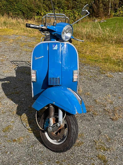 Vespa PX 125 2 of 7