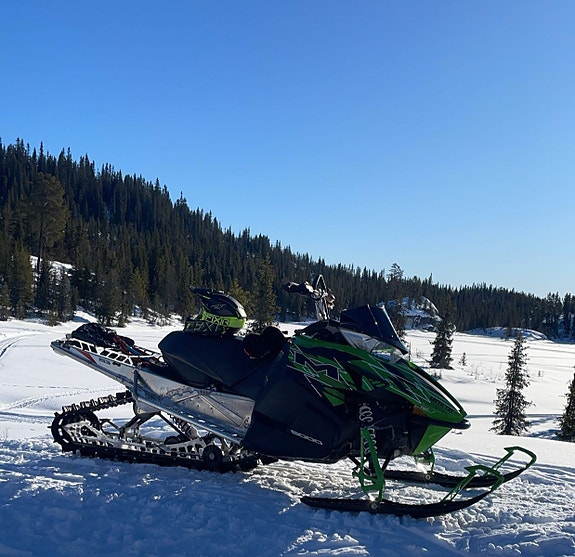 Arctic-cat M 6000 2 of 19