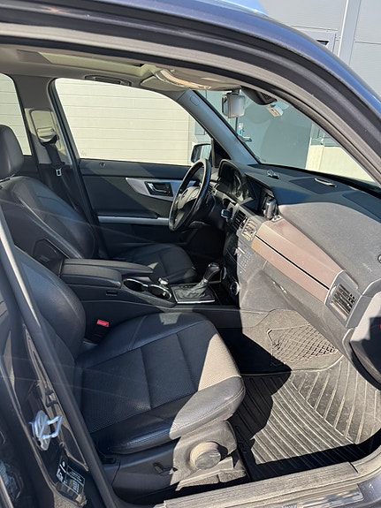Mercedes-Benz GLK220 8 of 11