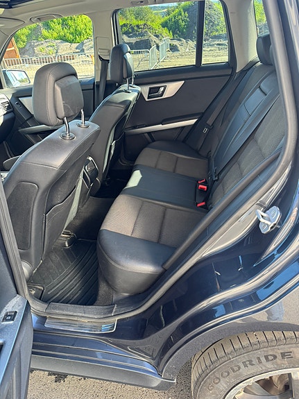 Mercedes-Benz GLK220 6 of 11