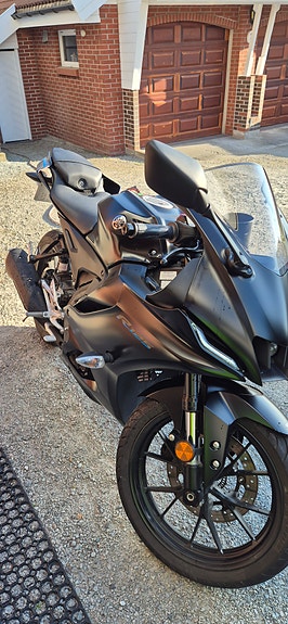 Yamaha YZF-R 125 4 of 11