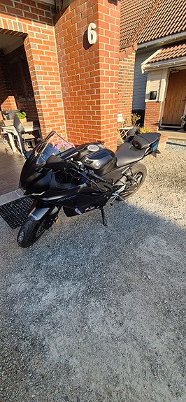 Yamaha YZF-R 125 7 of 11