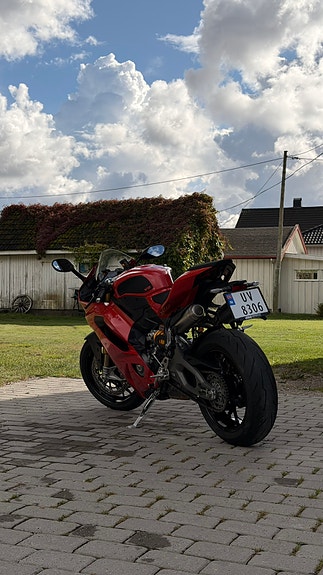 Ducati Panigale V2S 2 of 6