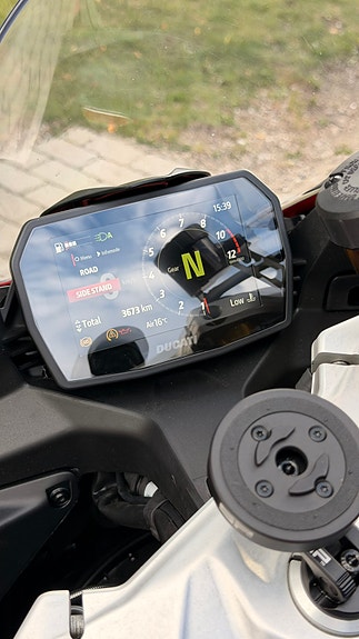 Ducati Panigale V2S 5 of 6
