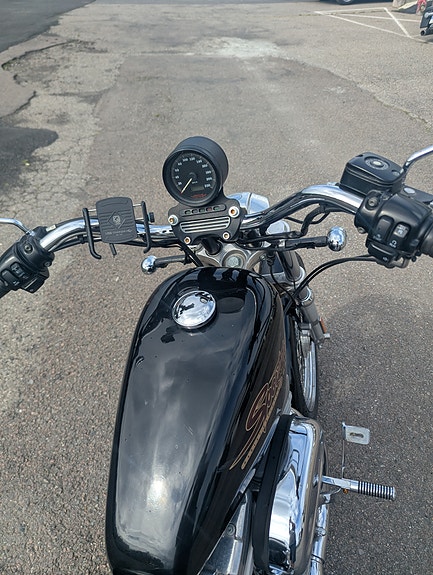Harley-Davidson XL 883 Sportster 3 of 10