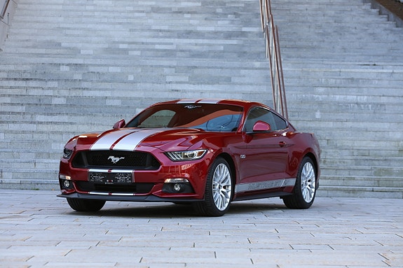 Ford Mustang 2 of 26