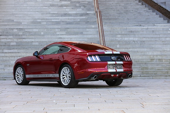 Ford Mustang 5 of 26