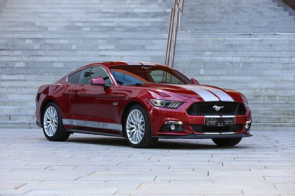 Ford Mustang 3 of 26