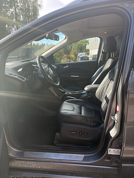 Ford Kuga 9 of 18