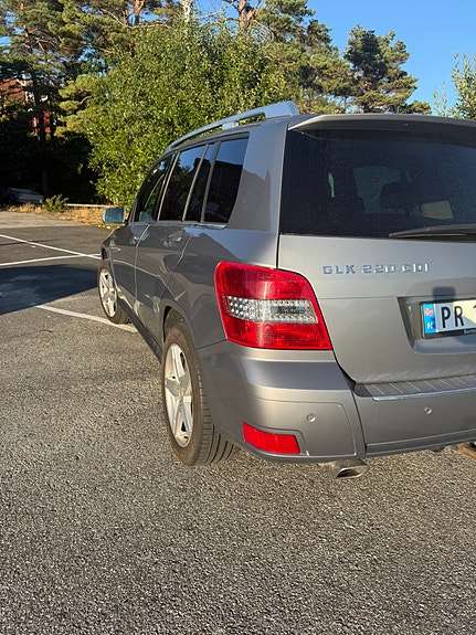 Mercedes-Benz GLK220 6 of 12