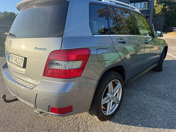 Mercedes-Benz GLK220 3 of 12