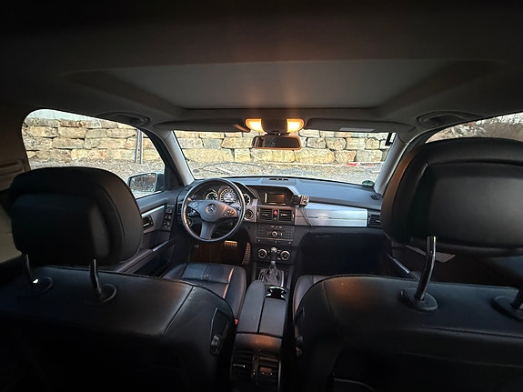 Mercedes-Benz GLK220 7 of 12