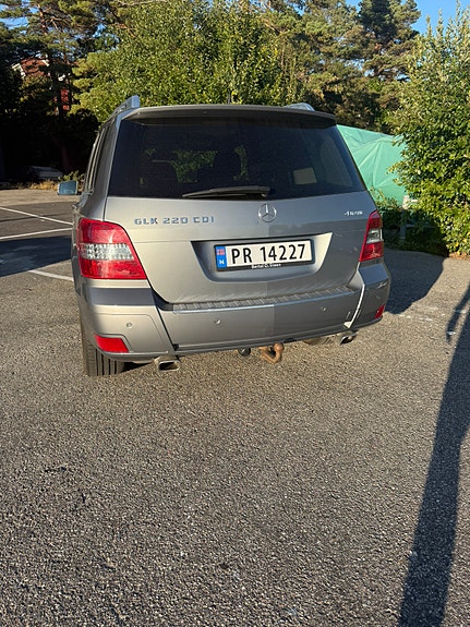 Mercedes-Benz GLK220 5 of 12