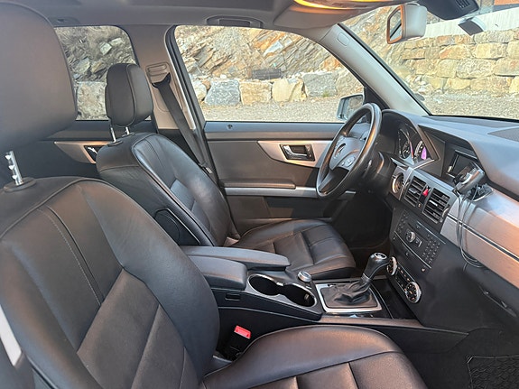 Mercedes-Benz GLK220 11 of 12