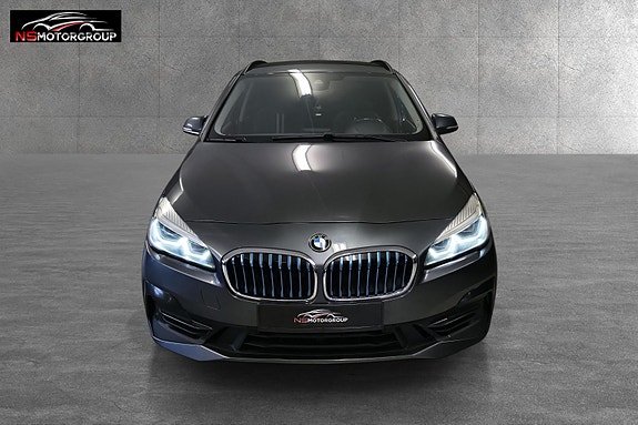 BMW 225xe 3 of 30