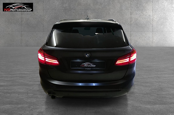 BMW 225xe 9 of 30