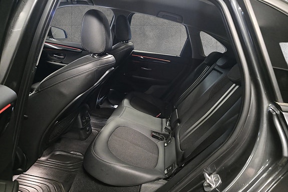 BMW 225xe 16 of 30
