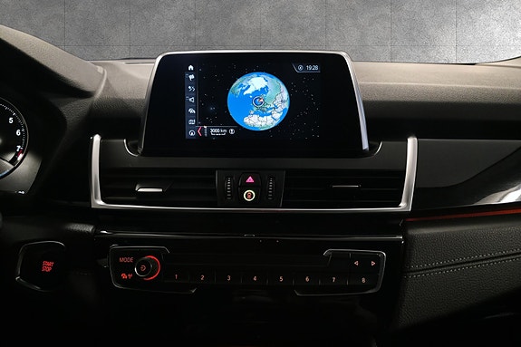BMW 225xe 22 of 30