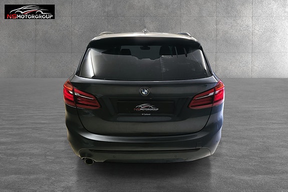 BMW 225xe 10 of 30