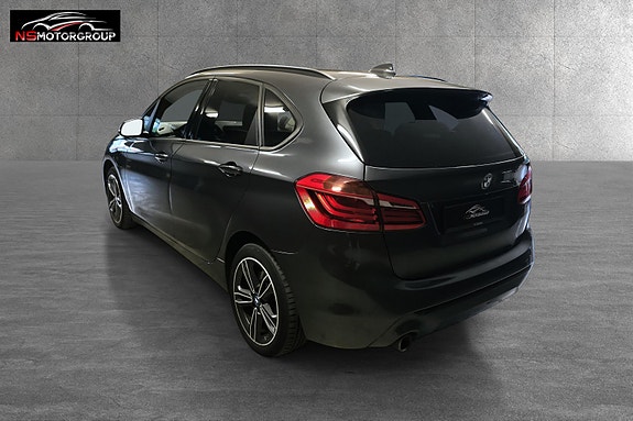 BMW 225xe 8 of 30