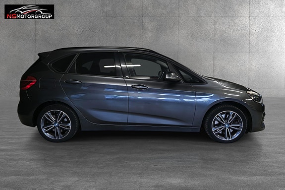 BMW 225xe 12 of 30